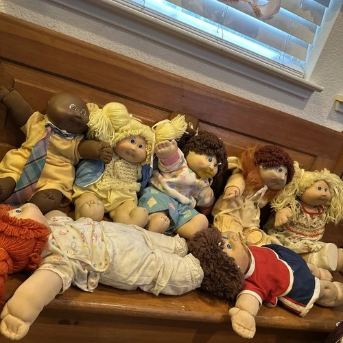 Vtg Lot of 7 Cabbage Patch Dolls, Clothes, Accessories Xavier Roberts 1980s