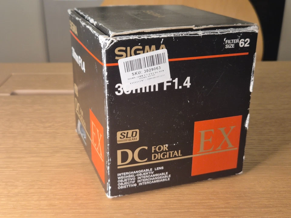 Sigma 30mm f/1.4 EX DC HSM Lens for Sigma SA Mount fit (Sigma DSLR cameras) - Image 3 of 4
