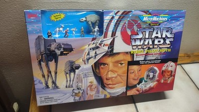 Star Wars Micro Machines Rebel Pilot/Hoth Transforming Action Set