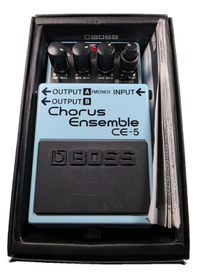 Boss: CE-5 Stereo Chorus Ensemble Pedal w/Box+Manual