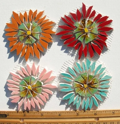 4 Large Multicolor Daisy Mosaic Tiles Made of Broken China Plates - Image 1 of 2