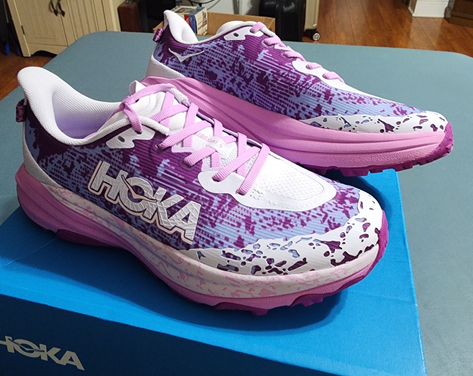 Hoka One One Youth Speedgoat 6 Pink / Purple. Size 6.5 / Women 8.5. Brand New!
