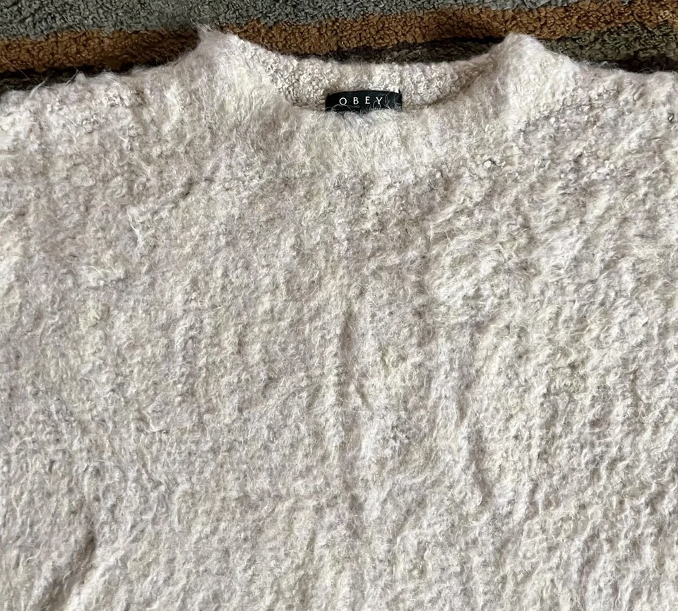 Suéter feminino Obey bege médio malha difusa gola redonda pulôver mistura de lã aconchegante - Imagem 3 de 4