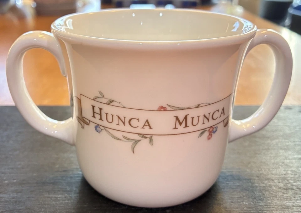 Royal Albert Beatrix Potter Hunca Munca 2 Handled Mug 1986 England - Image 3 of 4