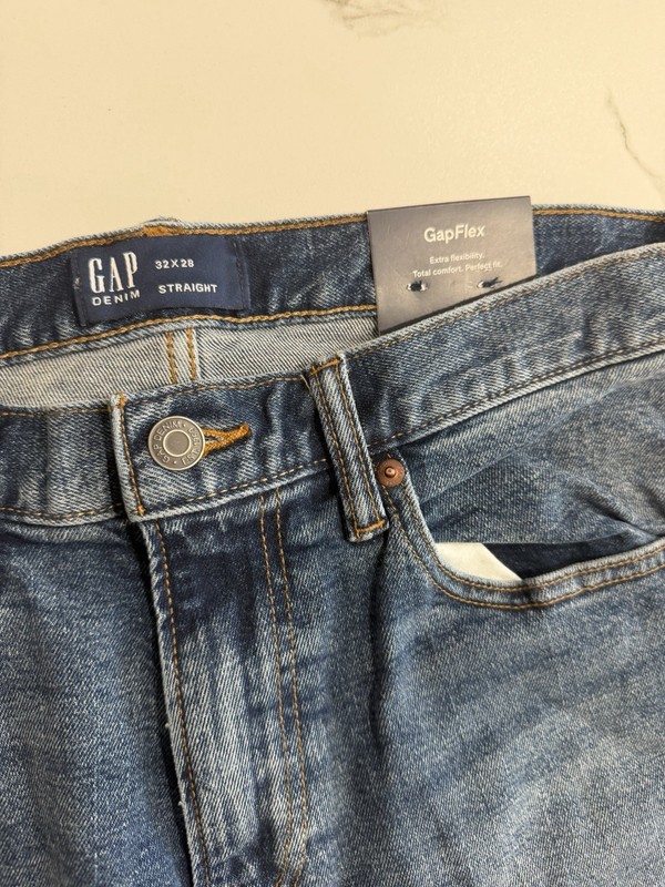 Gap Men’s Straight Fit Blue Denim Jeans Mid Rise 5-Pocket Button NWT
