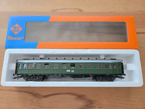 Roco 44439 - "Hecht"-Schnellzugwagen 2. Kl. - Sammlerstück mit OVP - Neuwertig | Condition: Neu
