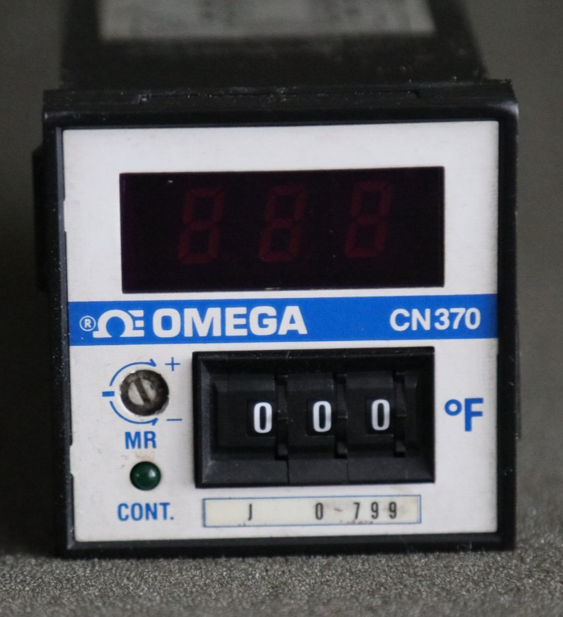 OMEGA CN370 Digital Temperature Process Control