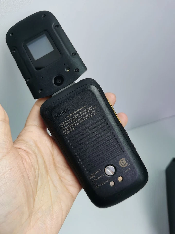 Sonim XP3800 - 8 GB - Black Unlocked  microSDXC fully working Rugged flip phone - Image 4 of 4