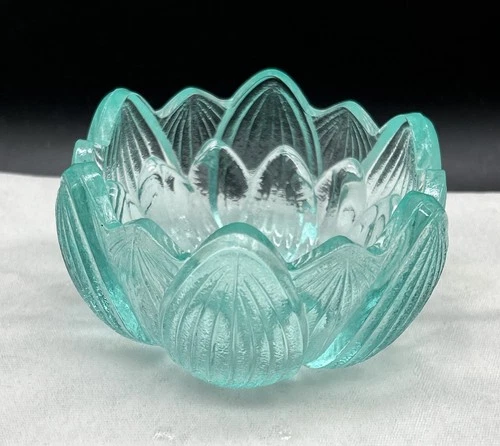 VTG Fenton Art Glass Blue Topaz Lotus Flower Candle Holder Dish Aquamarine EUC