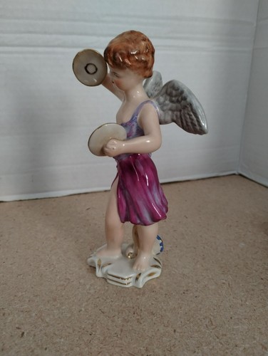 6 3/4" Wedgwood Angel Cherub Figurine Playing Cymbals - Picture 5 of 6