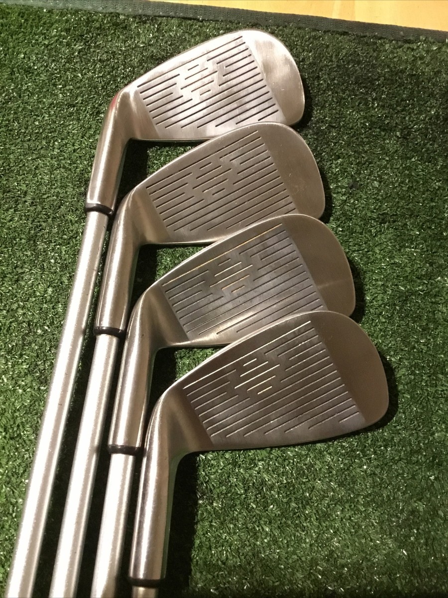 Awesome Golf フーディ Sサイズ ブラウン 【公式通販】 Awesome Golf フーディ Sサイズ ブラウン 【公式通販】