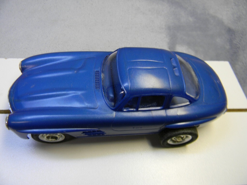 1/32 1965 ORIGINAL REVELL MERCEDES-BENZ 300 SL BLUE SLOT CAR