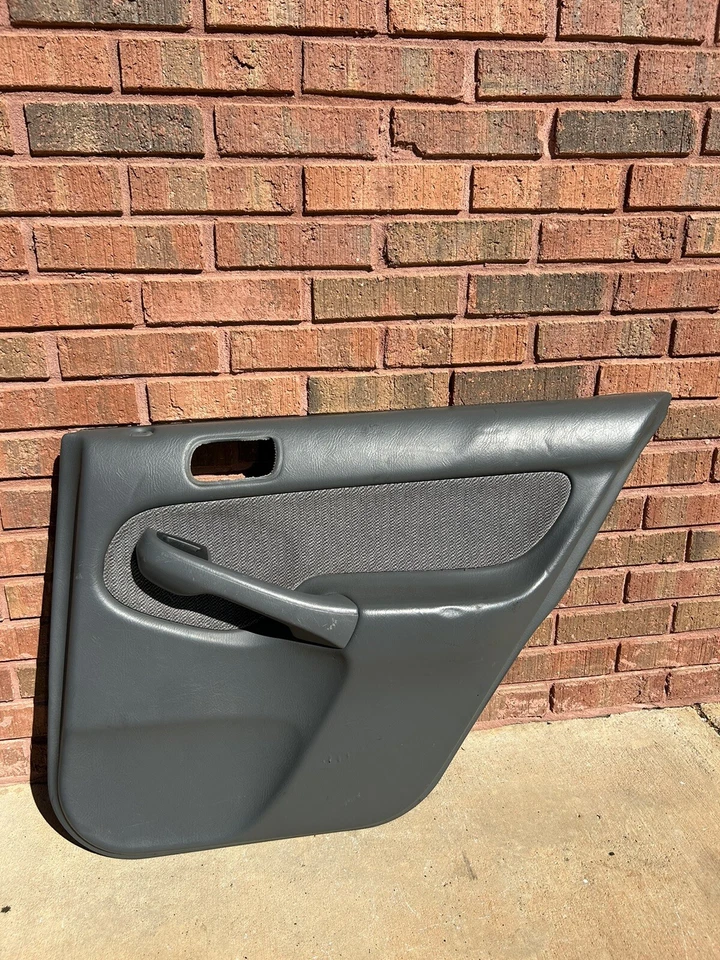 Panel de moldura interior de puerta para pasajero trasero Honda Civic 1996-1998 (9871) 119D Foto 2 de 4