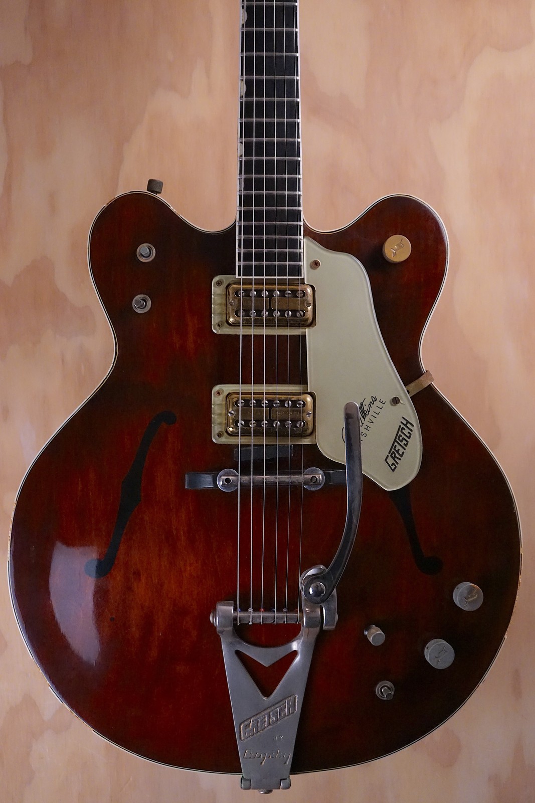 Gretsch G6122 Country Gentleman Electric Guitar in Walnut, 1967 Model