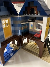 LEGO CREATOR: Beachside Vacation (31063) - Mostly Complete
