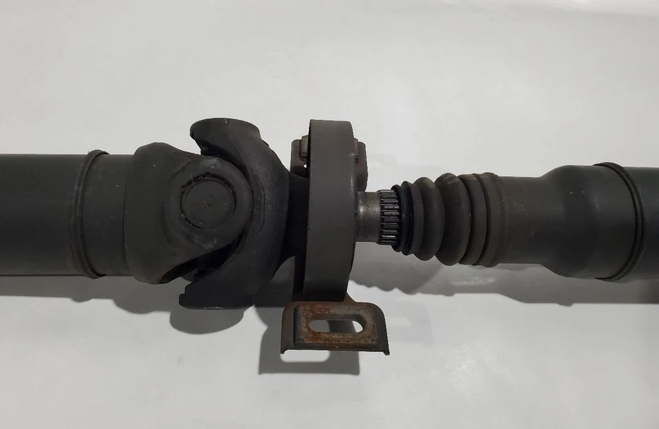 Eje de transmisión trasero usado se adapta a: Mercedes-Benz Mercedes clk 209 2006 tipo CLK500 Foto 4 de 4