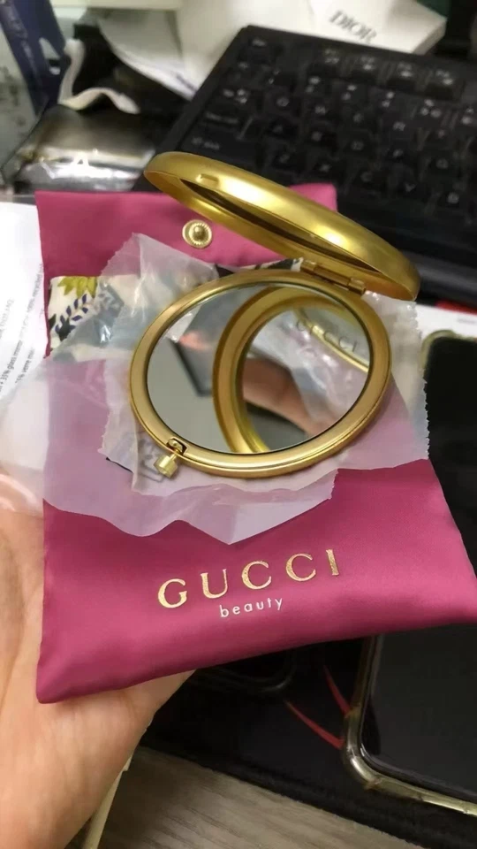 Gucci Patrón Floral Compacto Espejo Belleza Promo Regalo con Bolsa Foto 4 de 4