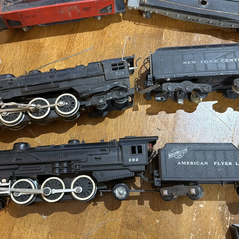 Gilbert American Flyer Train Lot Locomotives, Freight Cars Oil Tankers 3/16 Trac - Image 3 of 4