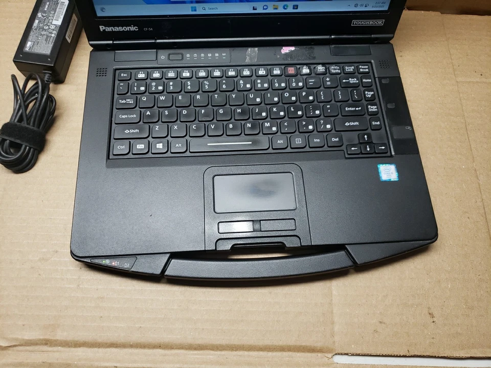 Panasonic Toughbook CF54 i5 6300U 8GB RAM 256GB SSD Win 10 Pro - Image 2 of 4
