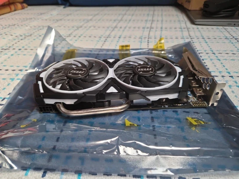 MSI AMD Radeon RX 570 Armor 8GB GDDR5 scheda video in ottime condizioni - Image 4 of 4