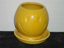 McCoy Smiley Face Planter #0386