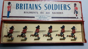 britains lead soldiers boxed