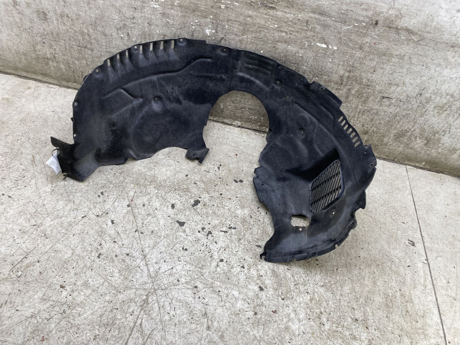 2020-2025 ASTON MARTIN DBX FRONT RIGHT INNER FENDER LINER SHIELD MY83-166562-AC