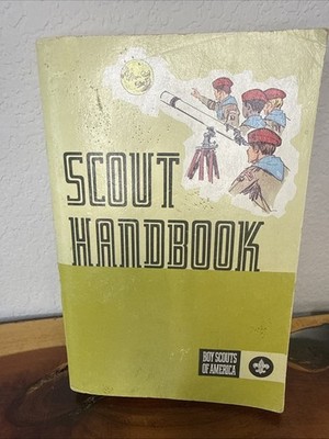SCOUT HANDBOOK Boy Scouts of America Eighth Edition First Printing 1972 BSA BOOK