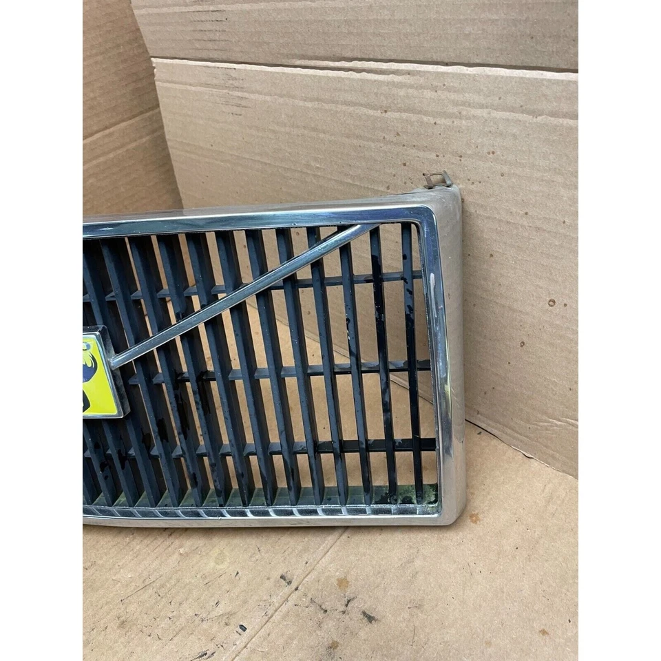 Rejilla central delantera VOLVO 245 negra cromada se adapta a 78 79 80 81 82 83 84 85 Foto 4 de 4