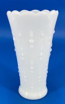 Anchor Hocking VTG 60s White Pearl Milk Glass, Tear Drop, Scallop Edge Vase