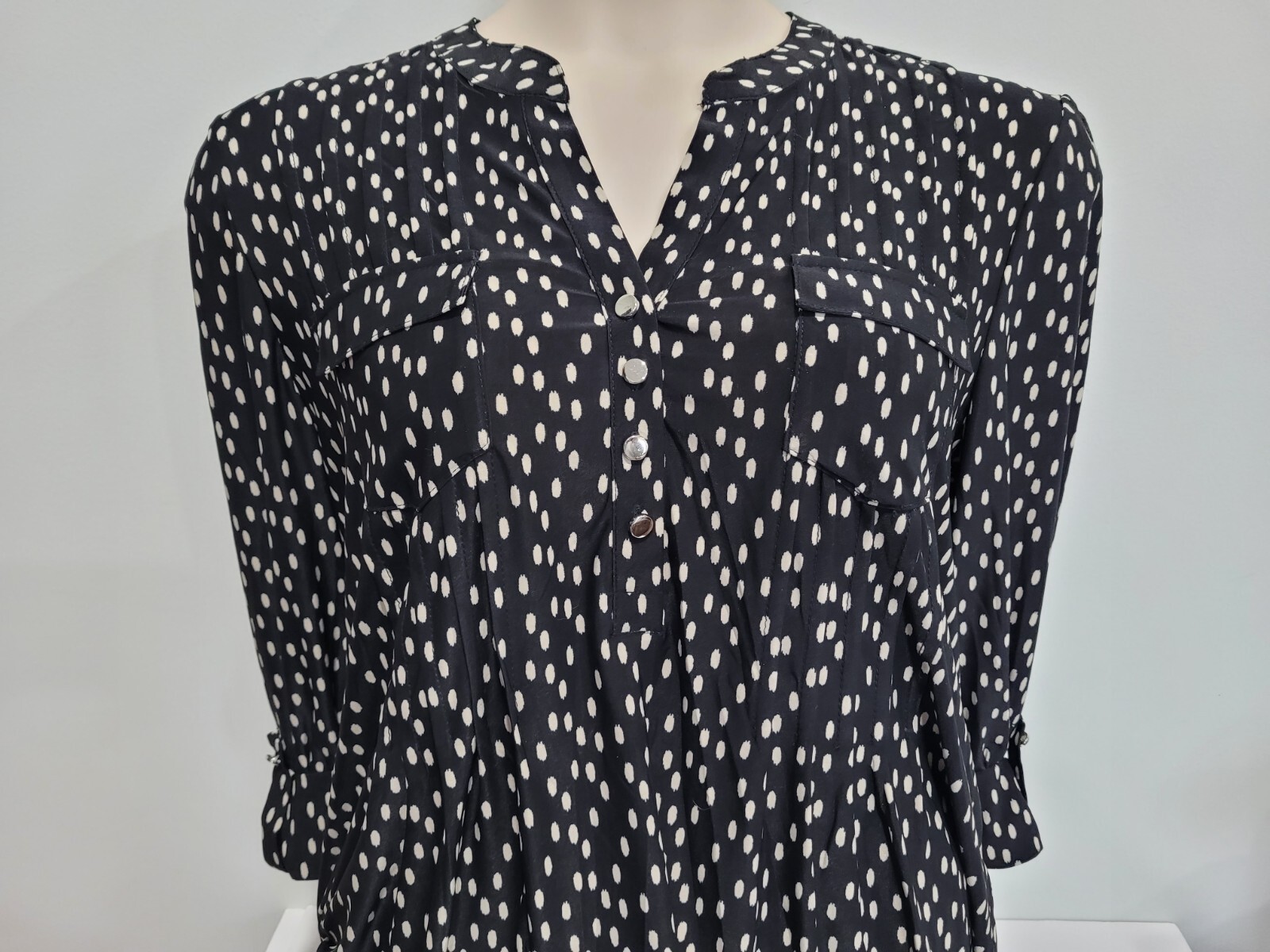 NWT Women's Pin Tucked and Pleated Beautiful 3/4 Sleeve Blouse