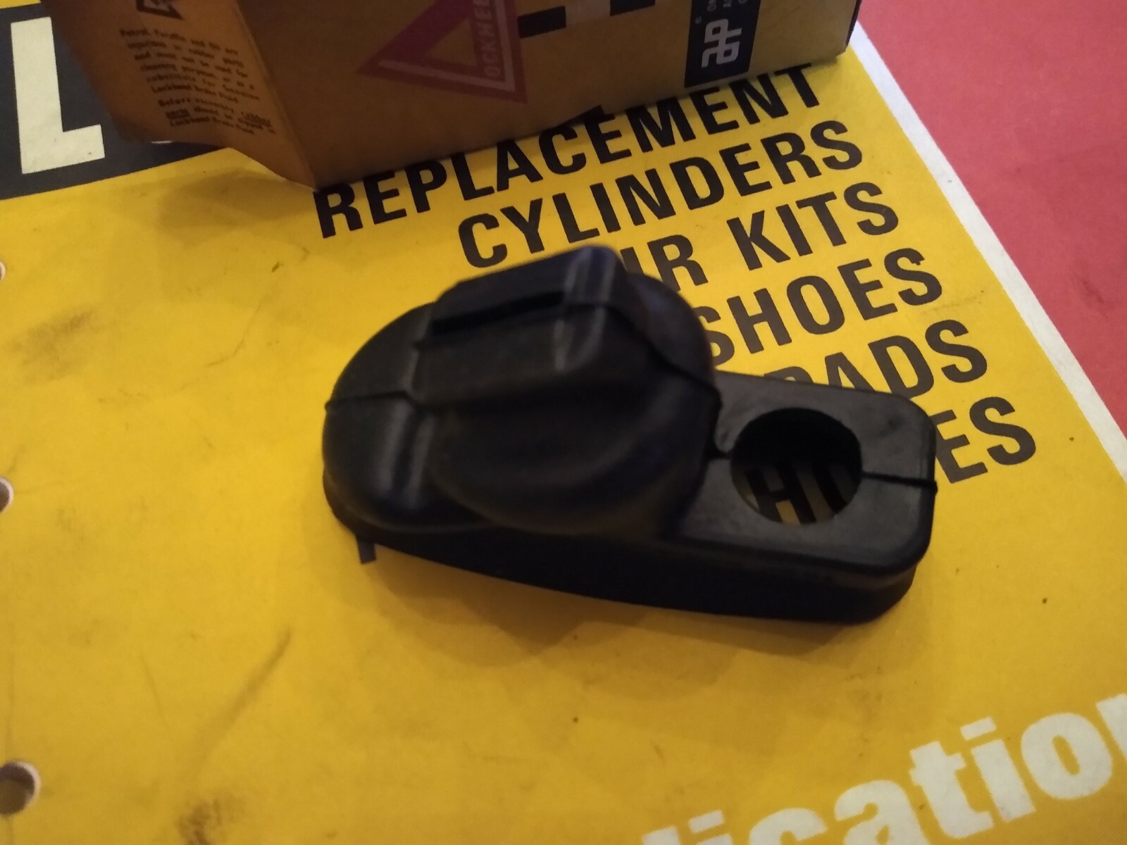 WHEEL BRAKE CYLINDER RUBBER BOOT MG ZA ZB / MGA / MG TD TF