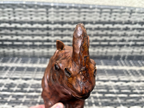 VINTAGE 60er JAHRE LEDERFELL BOLSTER HOLZ NASHORN NASHORN ZOO TIER ORNAMENT - Bild 4 von 15