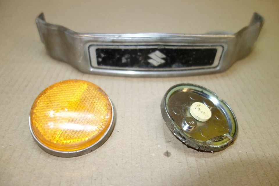 Suzuki GN 250 GN250 horquilla emblema insignia calcomanía carrocería marco Foto 4 de 4