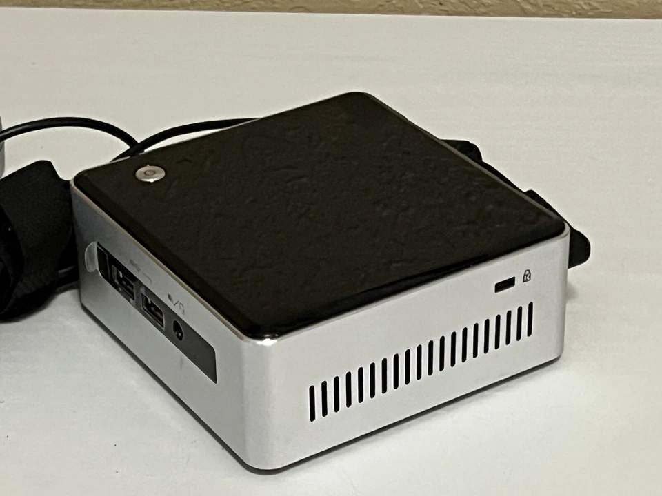 Intel NUC NUC5i5RYH Core i5-5250U 1.60Ghz 16GB Evo 256GB SSD Mini PC Desktop - Image 3 of 4