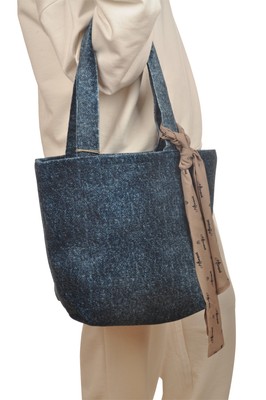 Armuà Woman Borsa a mano Blu 16615