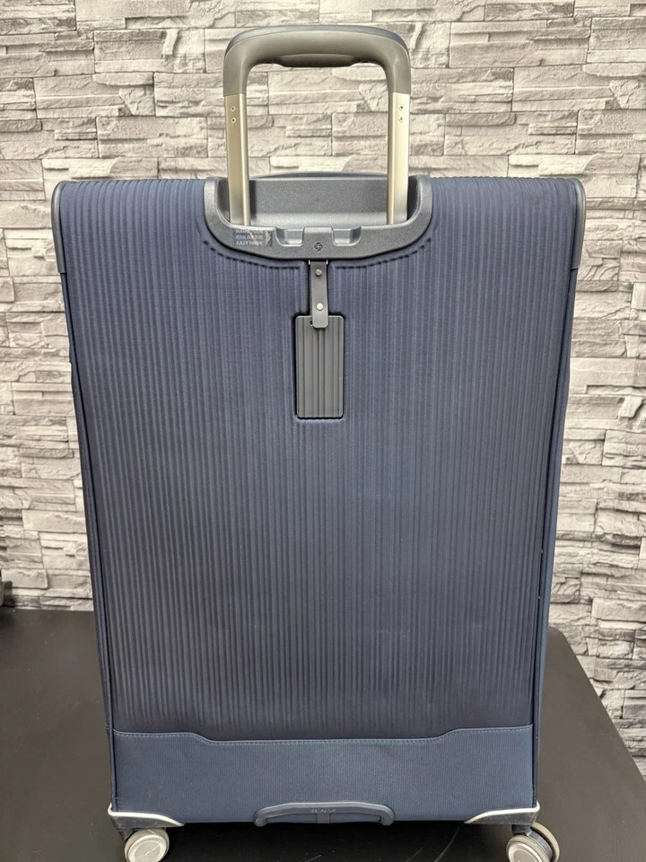 Samsonite Silhouette 18 32.5 ”Check-in Expandable Softside Spinner Deep Navy - Image 3 of 4