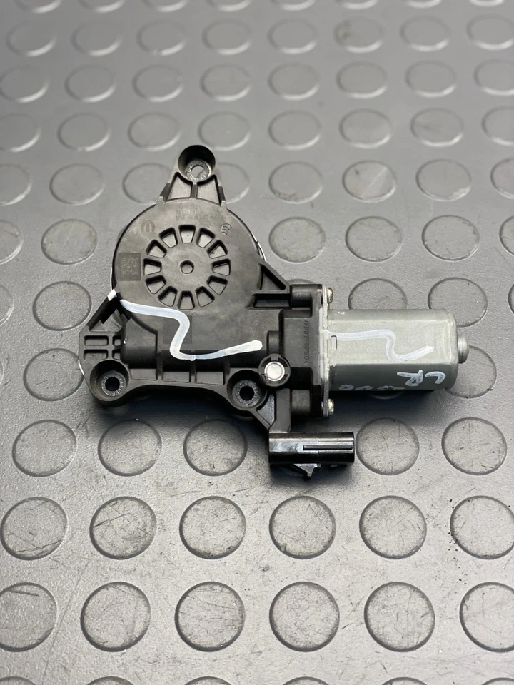 2019-2024 DODGE RAM 2500 LEFT DRIVER REAR WINDOW GLASS MOTOR OEM - Image 4 of 4