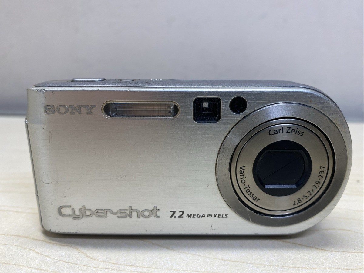 Sony Cyber-shot DSC-P200 7.2MP Digital Camera Silver, Untested