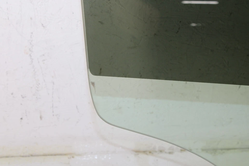 Оригинальное стекло для правой двери окна купе Infiniti G35 2003–2007 годов выпуска LW9 - Изображение 3 из 4