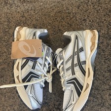 Asics Gel Kayano 14 Mettalick plum size 6