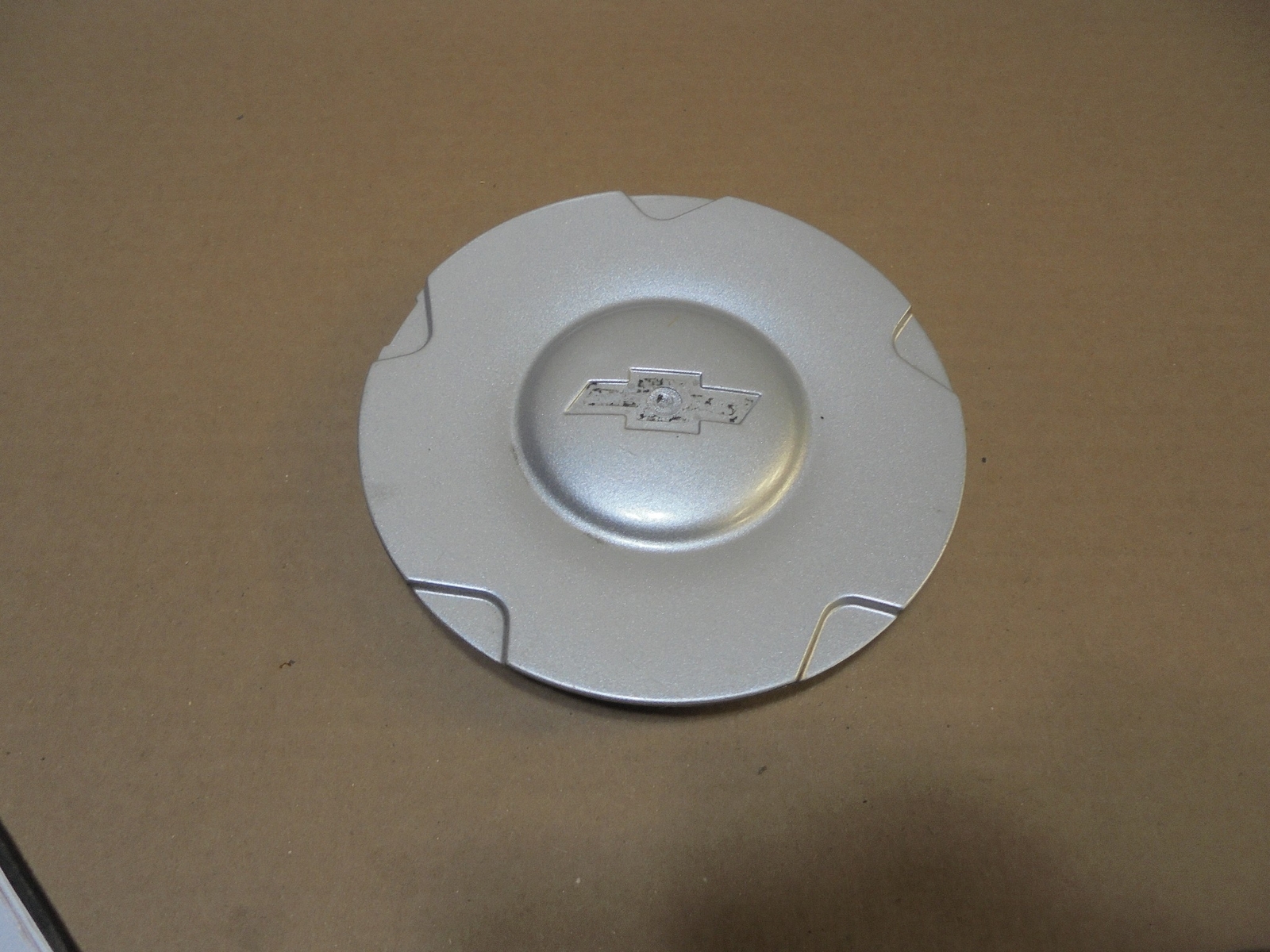 02 03 04 05 Chevy Trailblazer OEM Center Cap Hubcap Wheel Silver 9593373