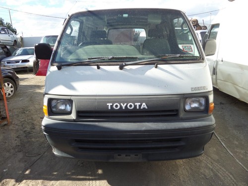TOYOTA HIACE RZH10 10/1989-09/1998 PASSENGERS SEAT FRONT LEFT - Picture 2 of 9