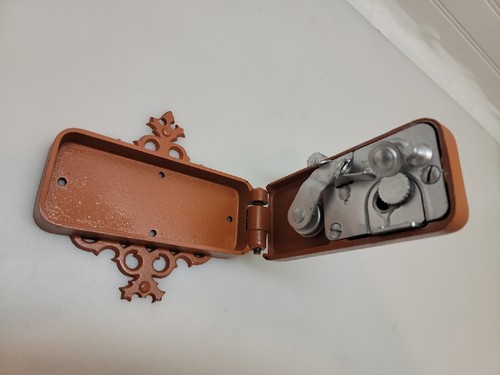 Vintage Cast Iron Wall Mount Universal Dazey Americana Rare Can Opener - Picture 2 of 8