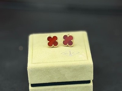 Van Cleef & Arpels Vintage Alhambra Earrings 18K Yellow Gold Carnelian