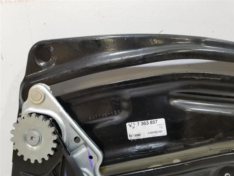 21 2021 BMW M240I QUARTER WINDOW REGULATOR REAR RIGHT PASSENGER - Image 3 of 4