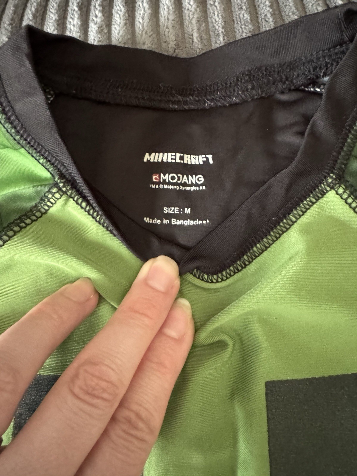 Boys Youth Size M 8 Lot Of 2 Fitted Flag Under Armour & Minecraft Creeper image 2