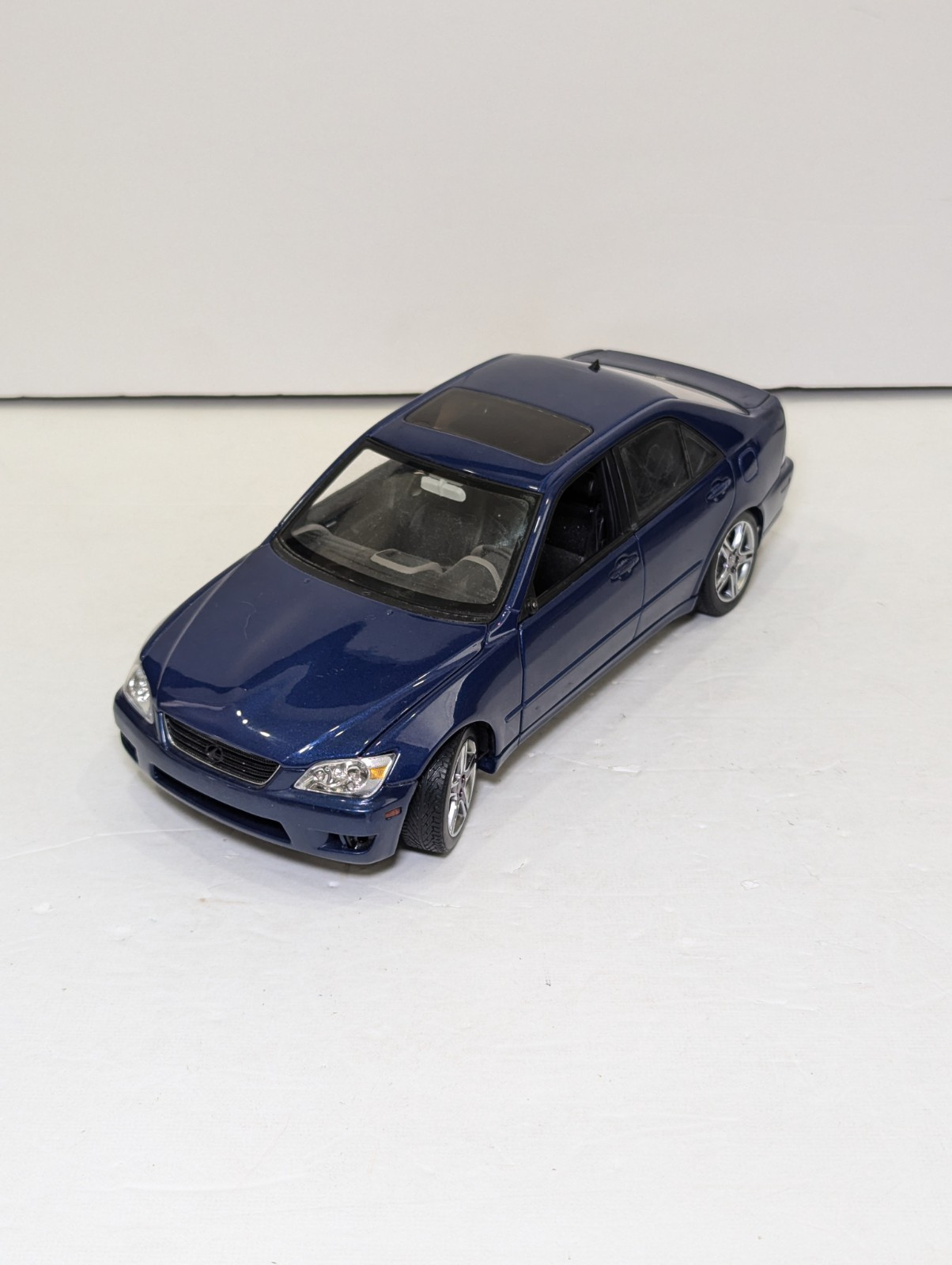 LEXUS IS300 AUTOart ミニカー 1/18 青 LEXUS IS300 AUTOart ミニカー 1/18 青 1:18 VERY RARE AUTOART LEXUS