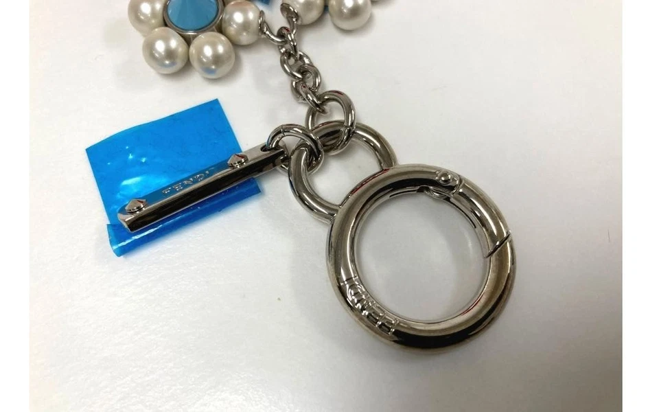 Fendi Charm Bag Bugs Monster Borchie Metallo Argento Portachiavi Borsa Charm ... - Immagine 2 di 4