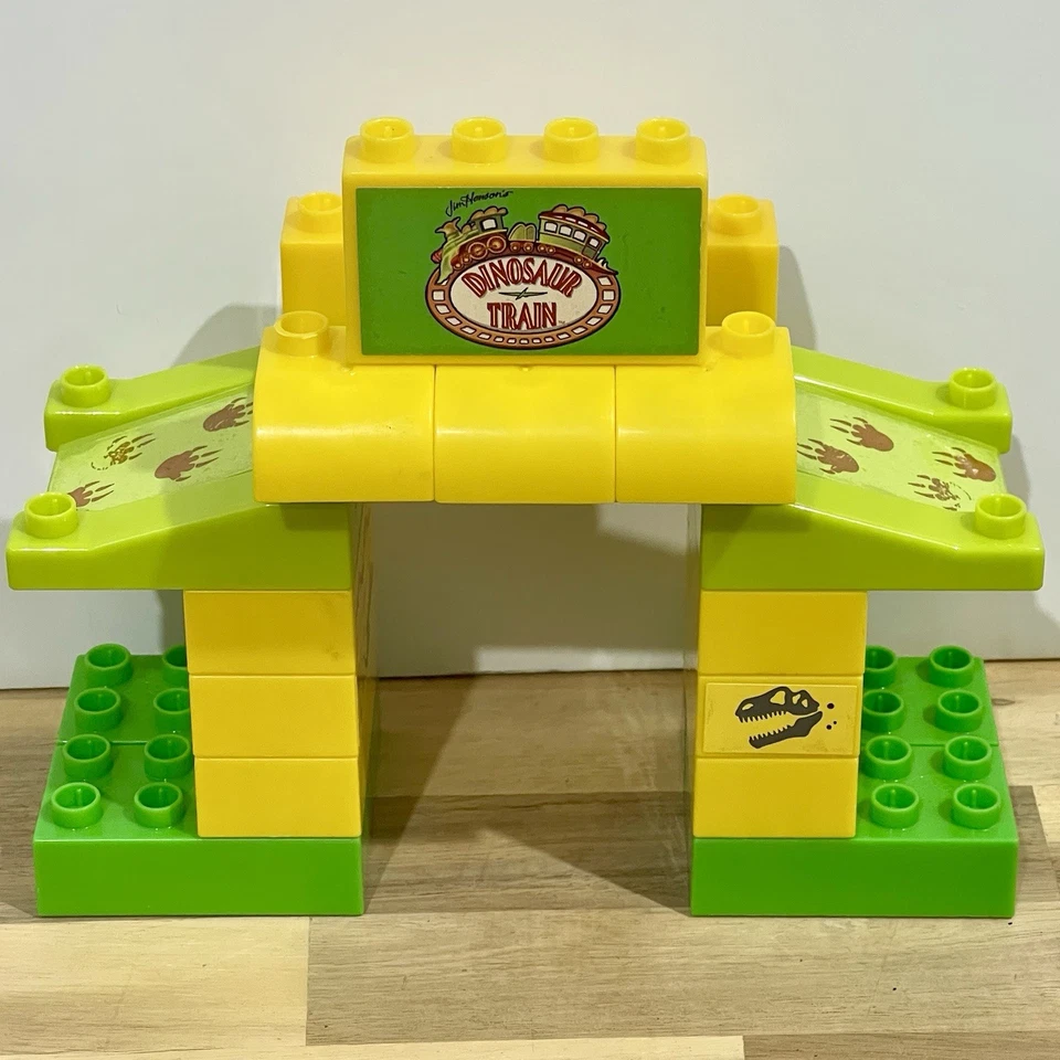 Mega Bloks Dinosaur Train Buddy’s Railway Adventure Set With Figure - Image 4 of 4